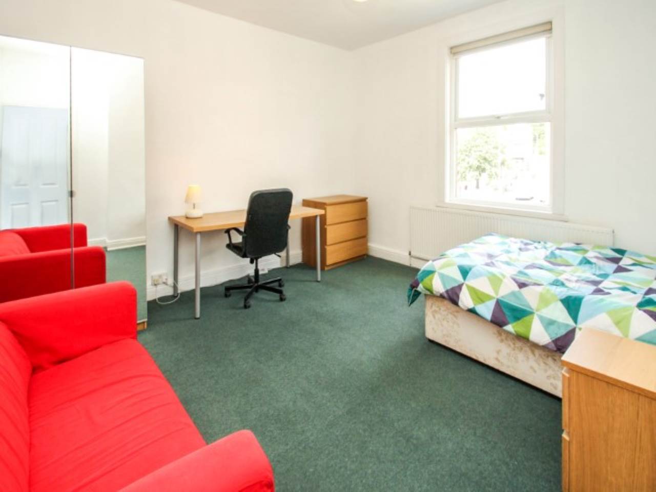 Glebe Avenue (room 2), Kirkstall, Leeds