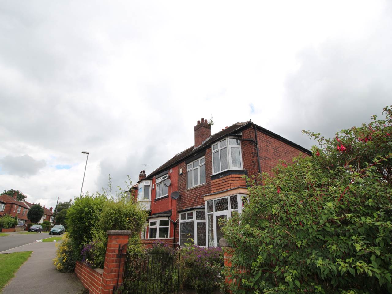 Eden Crescent (room 4), Burley, Leeds